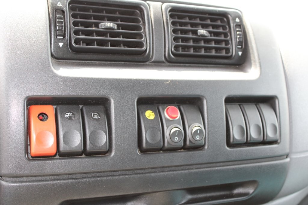DAF FA LF 45.130 ODTAHOVÉ VOZIDLO