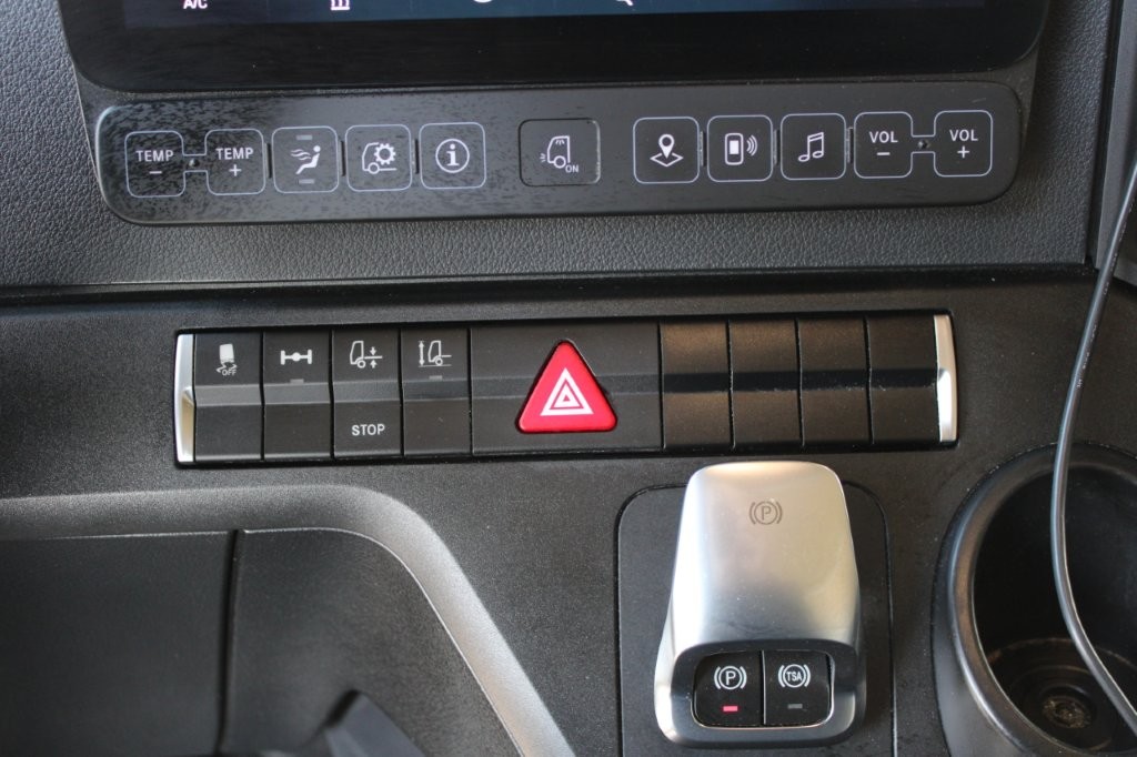 Mercedes-Benz Actros 2542